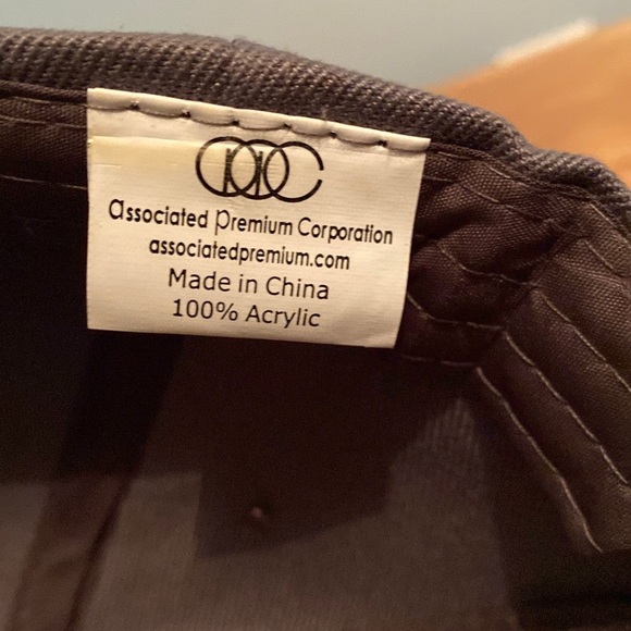 NWOT Dark gray Cincinnati Reds baseball cap - Picture 4 of 5